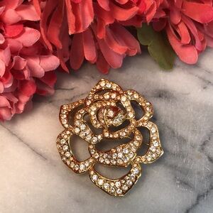 Vintage ELIZABETH TAYLOR for AVON Passion Flower Brooch Pin rose with crystals